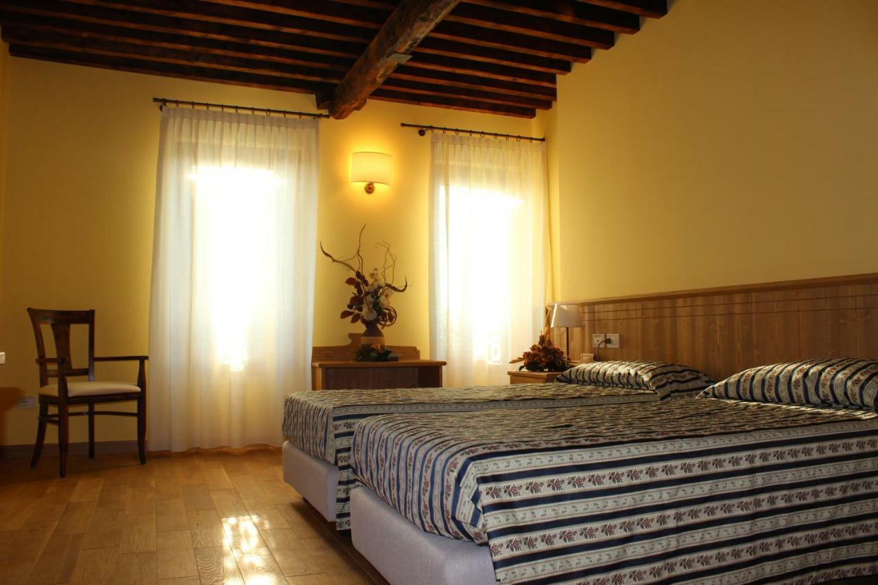 Agriturismo Le Giarine フォリアーノ・レディプーリア エクステリア 写真