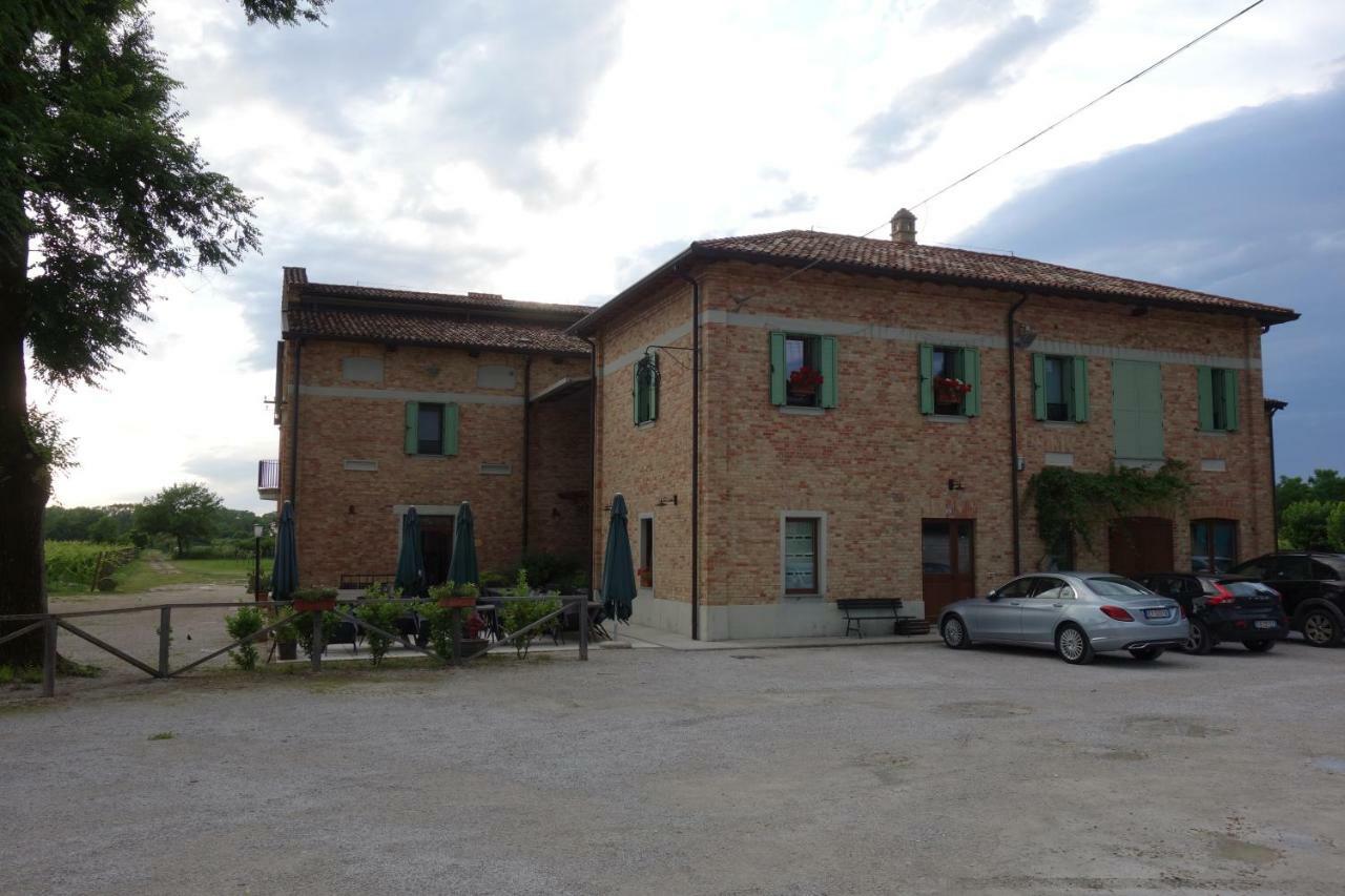 Agriturismo Le Giarine フォリアーノ・レディプーリア エクステリア 写真