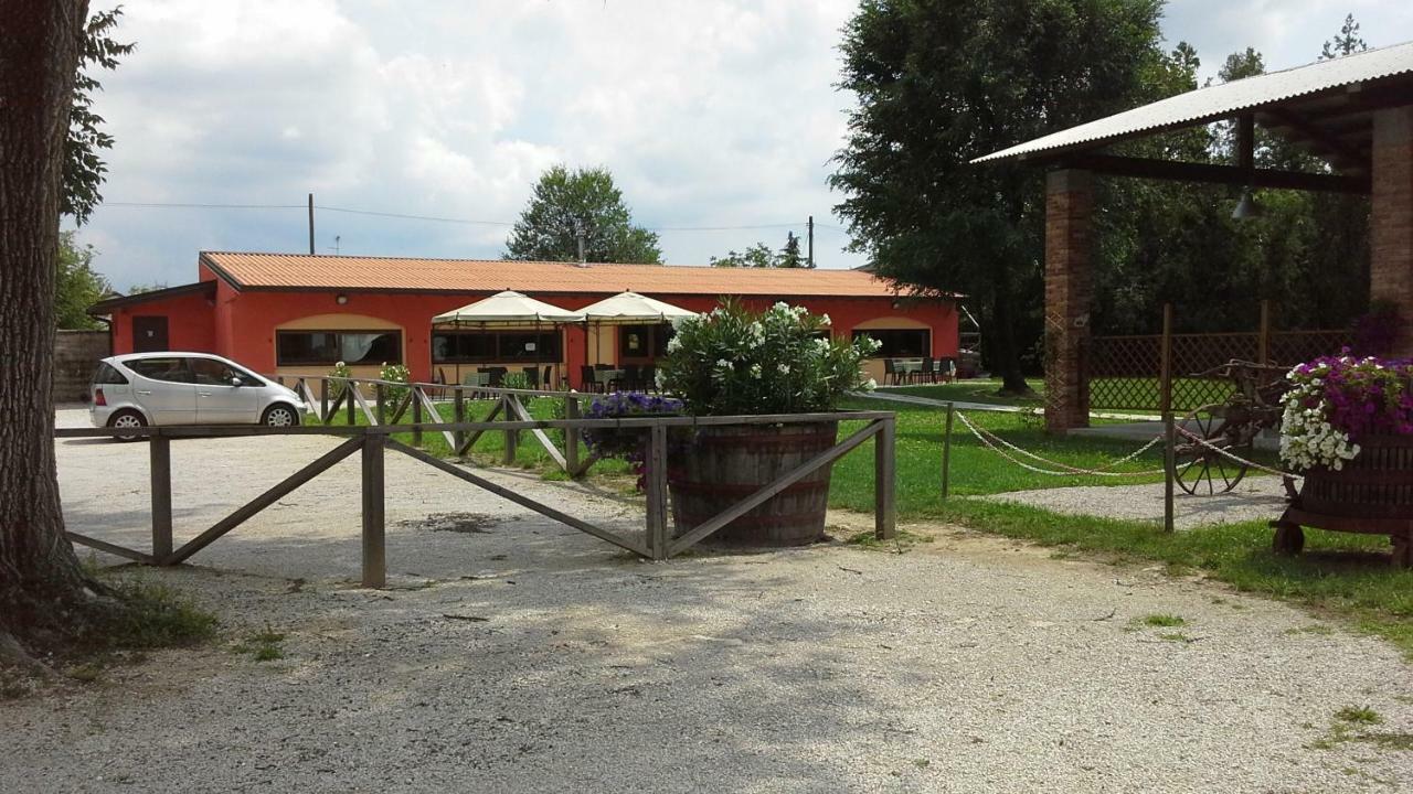 Agriturismo Le Giarine フォリアーノ・レディプーリア エクステリア 写真
